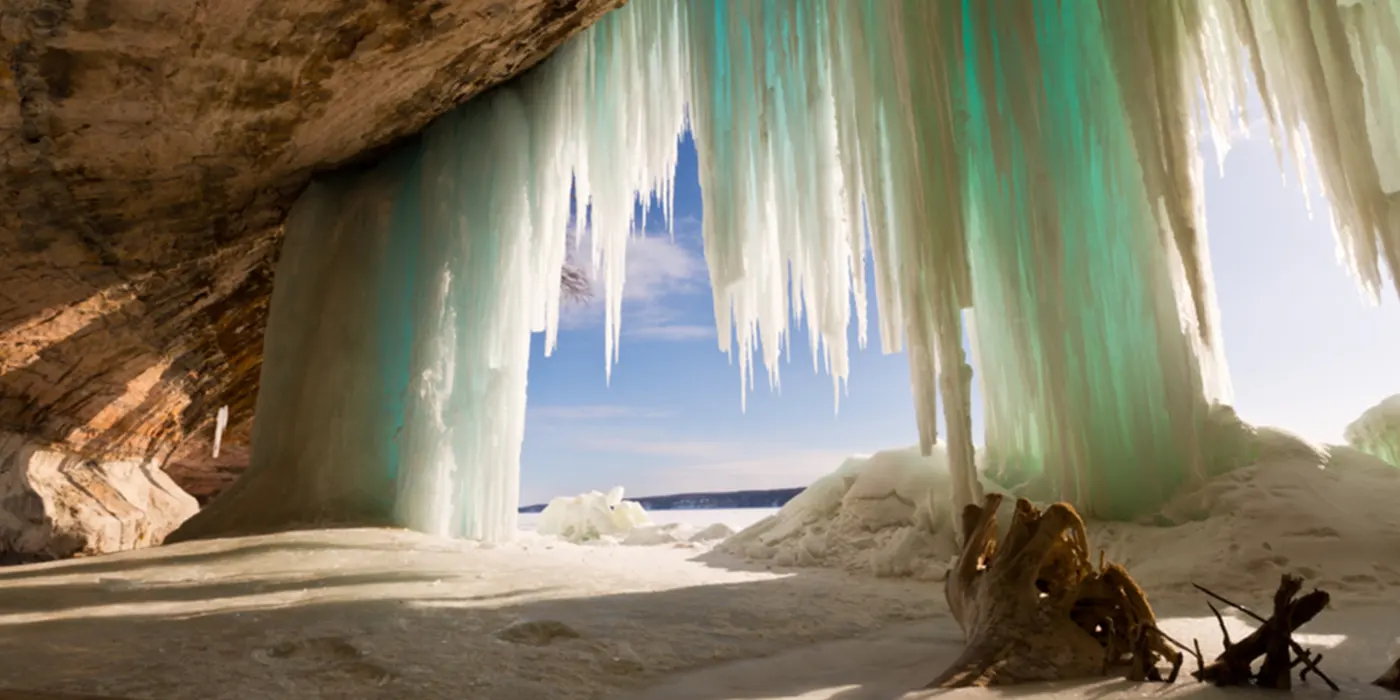 The 13 Best Places to Visit in the USA in the Winter 20 Pictured Rocks National Lakeshore, Michigan